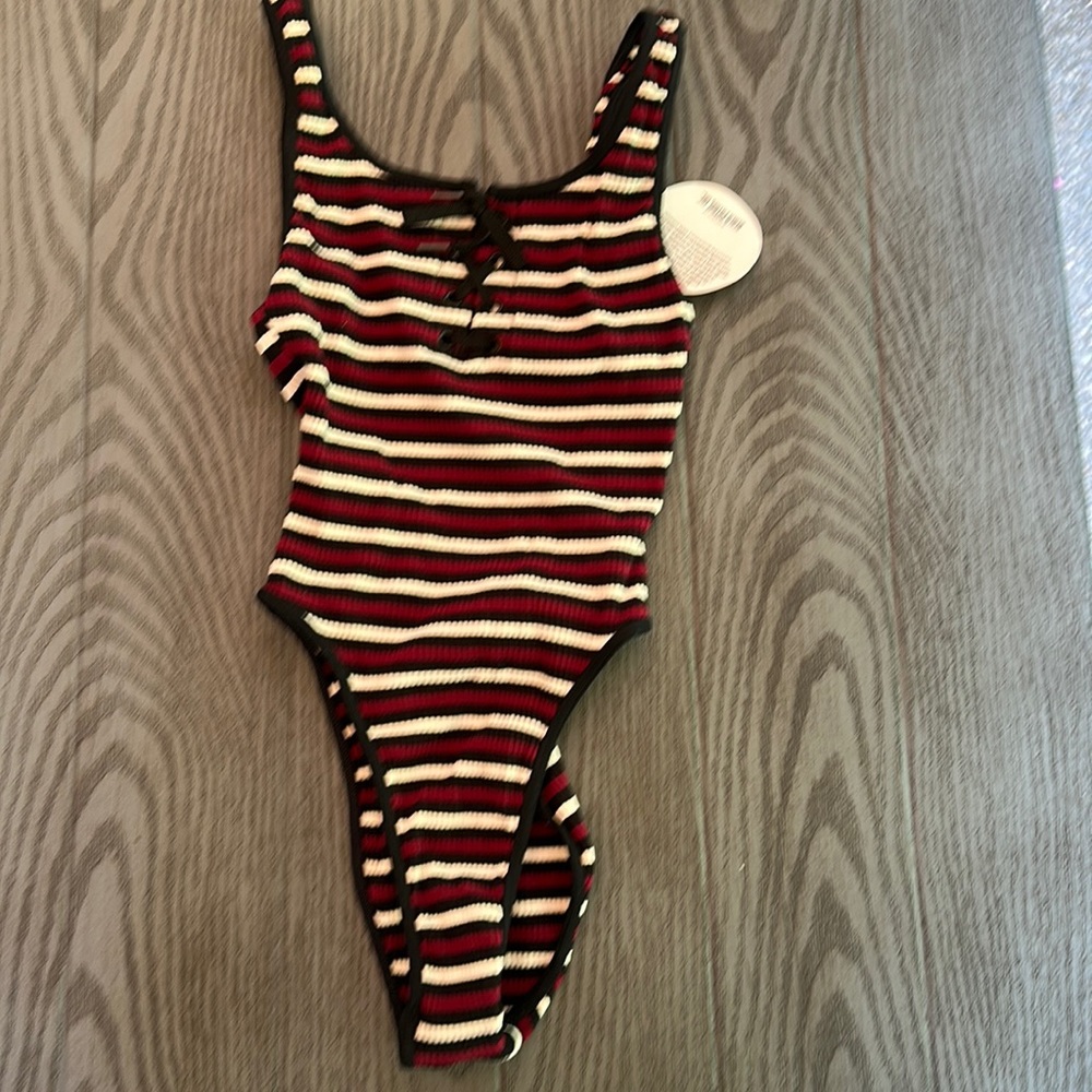 Vintage  Swimsuit- NWT 🌴🌴🌴